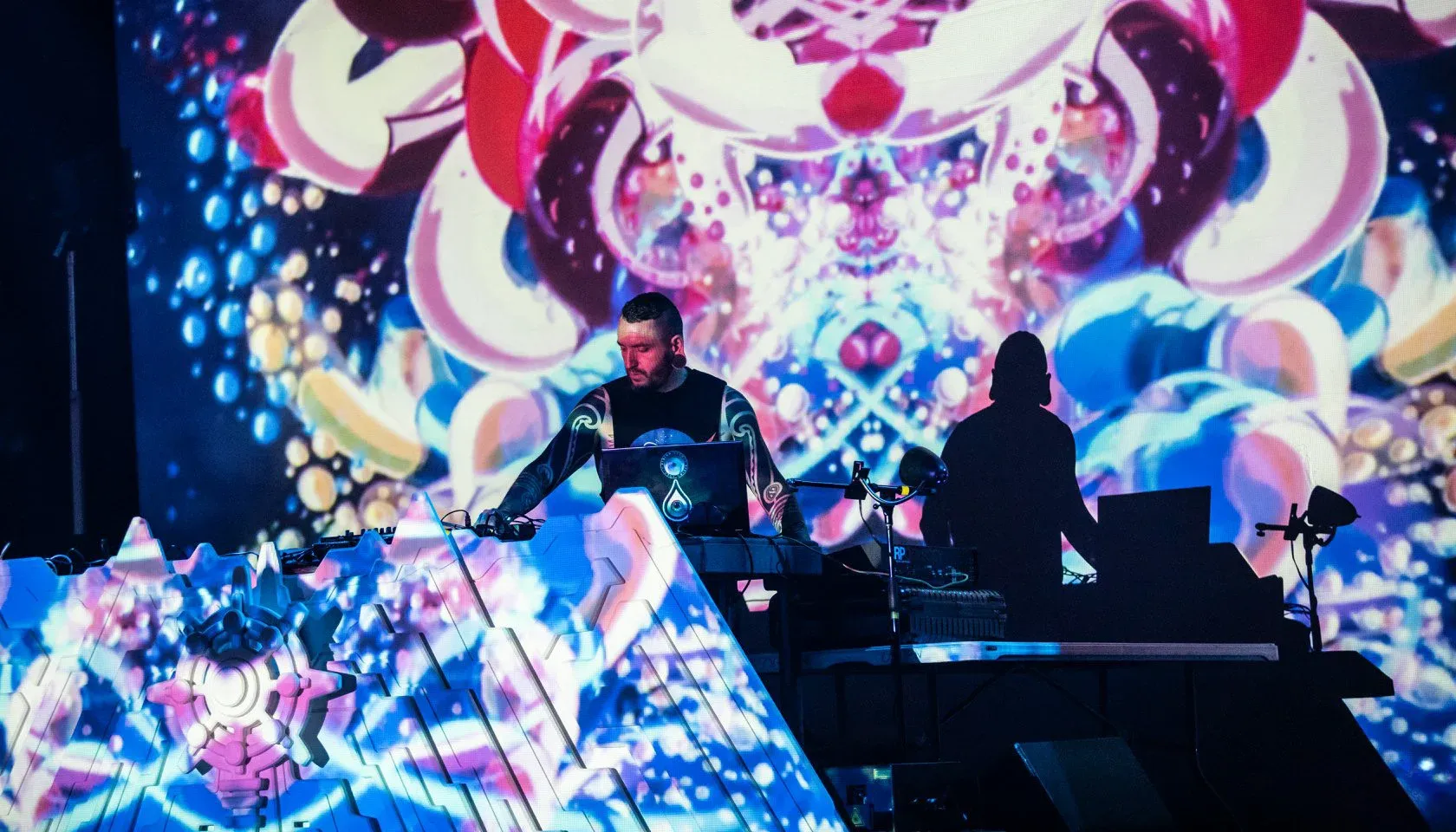 Bluetech – spacehopping through controlled randomness and expressive synthesis Post feature image